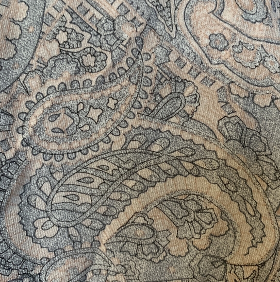 Beautiful August Silk Paisley pattern blouse - Picture 4 of 5
